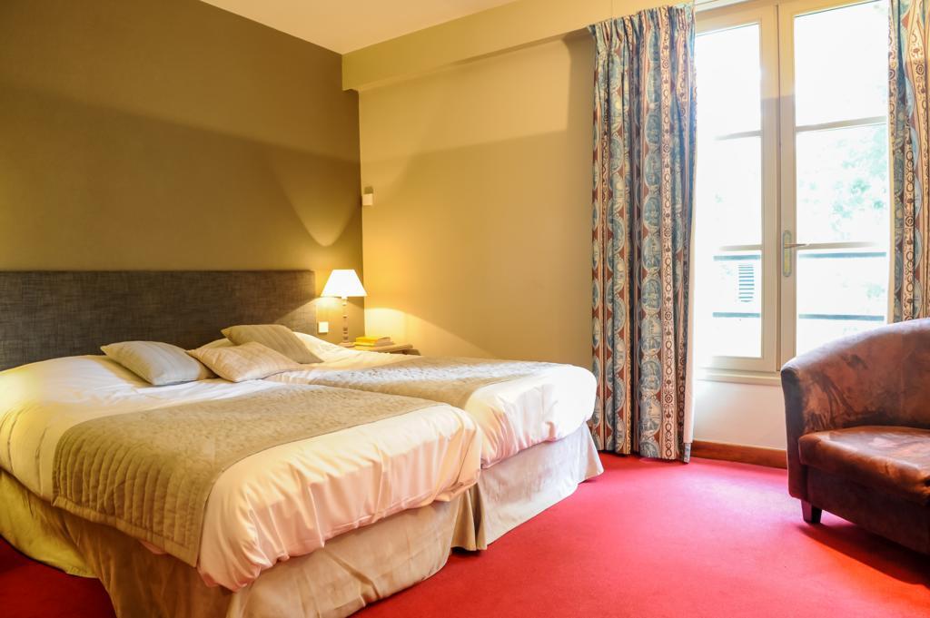 Le Domaine De Mombreux Hotel Lumbres Bagian luar foto
